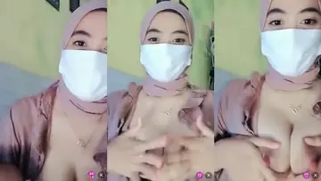 Bokep Indo Ukhti Lagi Nyusuin Anak Live poster